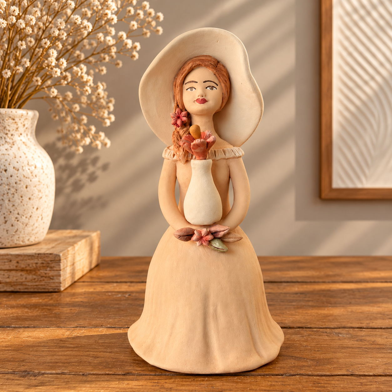 Figura Artesanal sob Luz Suave Boneca Florista - Hilda Freire - Imagem 1