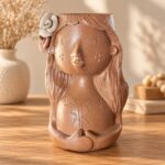 Vaso Menina dos Sonhos com Flor – Naide e Juca